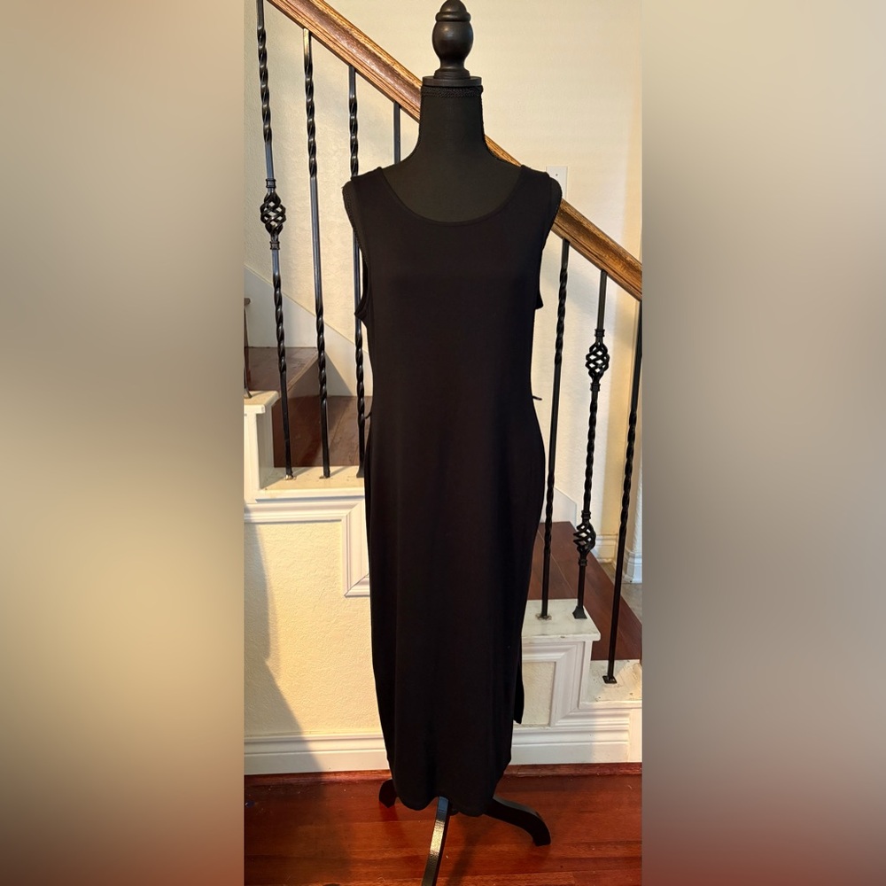 41 Hawthorn Black Midi Dress